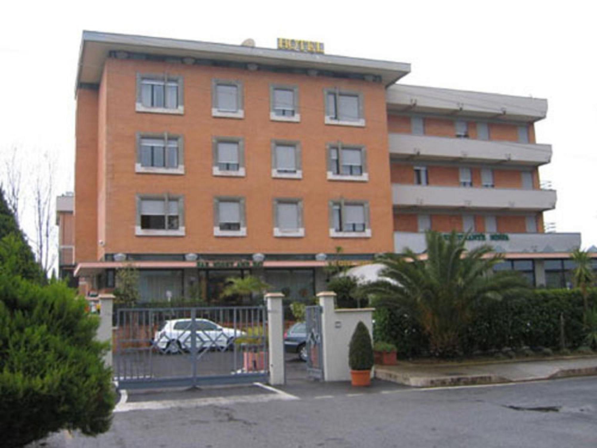 Hotel Excelsior Monticchio  Экстерьер фото